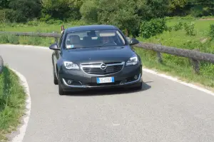 Opel Insignia MY2014: prova su strada