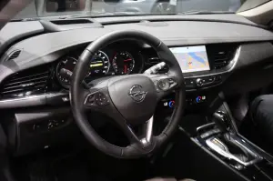 Opel Insignia Sports Tourer - Salone di Ginevra 2017