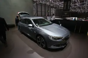 Opel Insignia Sports Tourer - Salone di Ginevra 2017