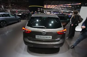 Opel Insignia Sports Tourer - Salone di Ginevra 2017