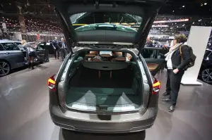 Opel Insignia Sports Tourer - Salone di Ginevra 2017