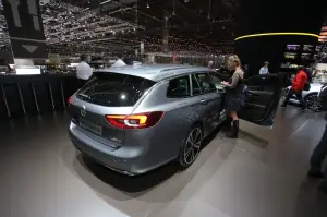 Opel Insignia Sports Tourer - Salone di Ginevra 2017