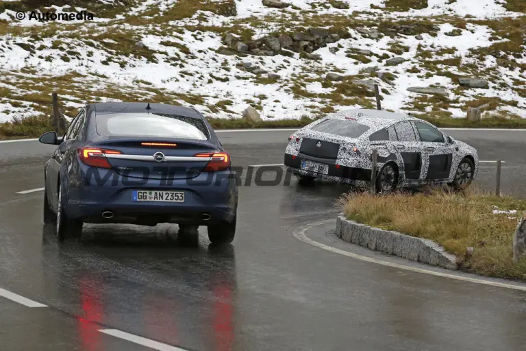 Opel Insignia 2017 - Foto spia 22-09-2015 - 3