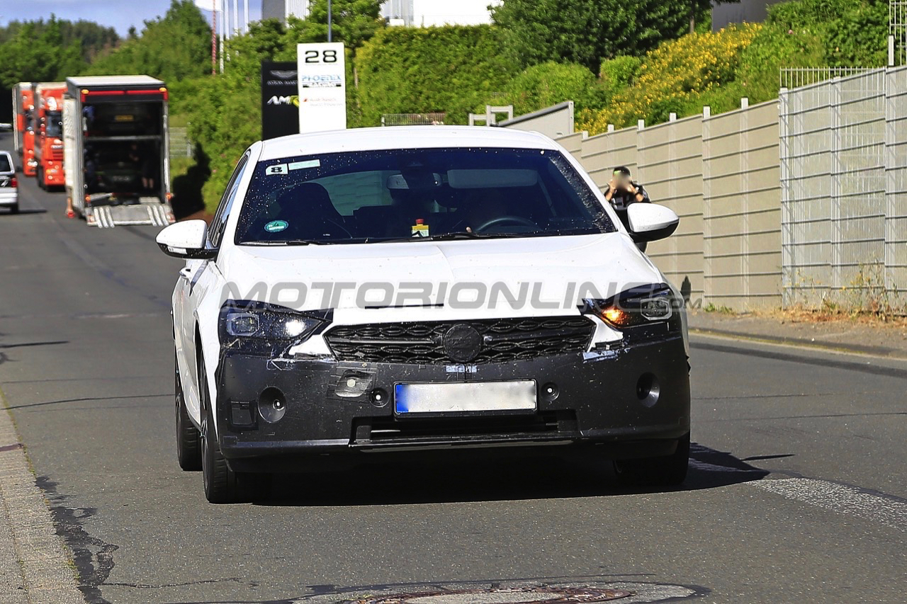 Opel Insignia 2020 - foto spia 04-07-2019