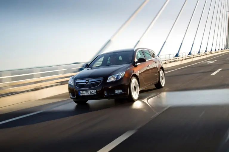 Opel Insignia BiTurbo - 39