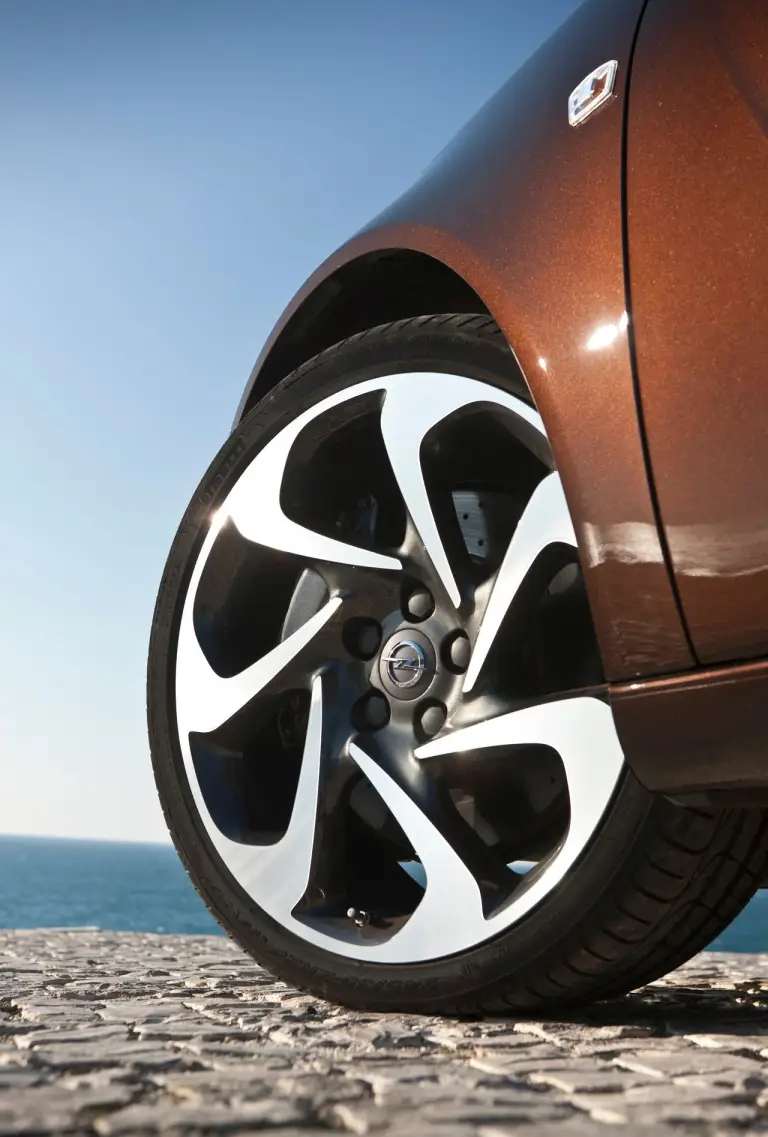Opel Insignia BiTurbo - 47