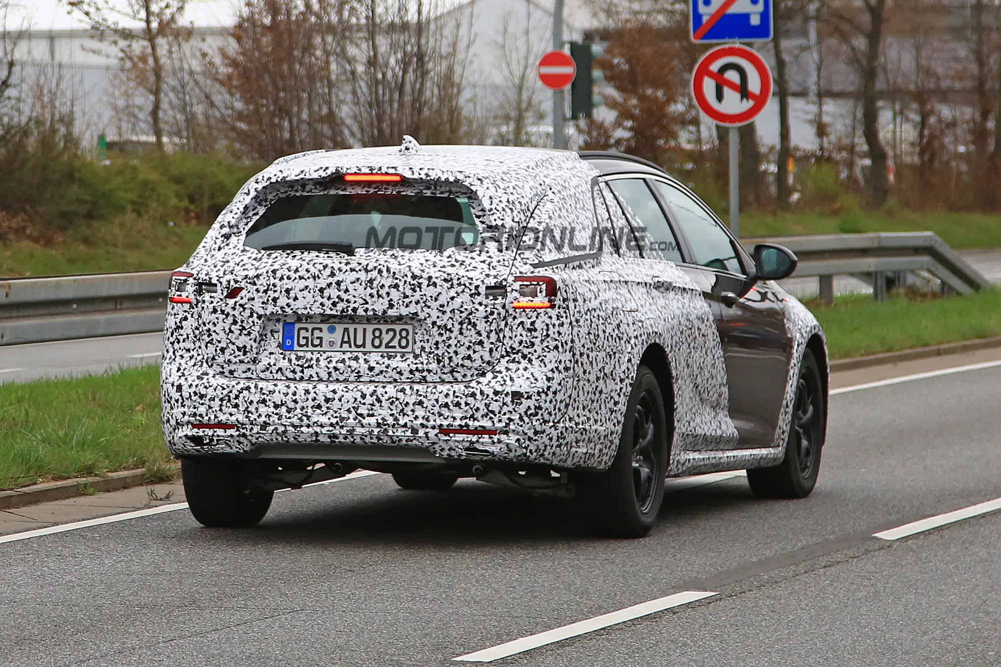 Opel Insignia Country Tourer - Foto spia 27-03-2017 - 10