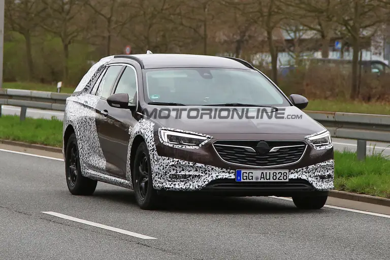 Opel Insignia Country Tourer - Foto spia 27-03-2017 - 1