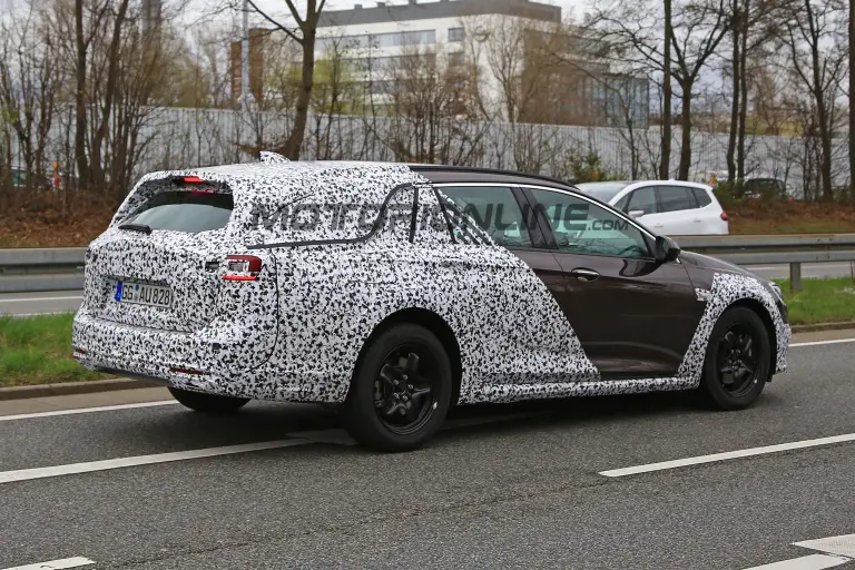 Opel Insignia Country Tourer - Foto spia 27-03-2017 - 7