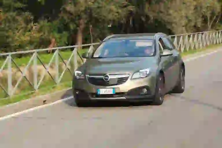 Opel Insignia Country Tourer: prova su strada - 13