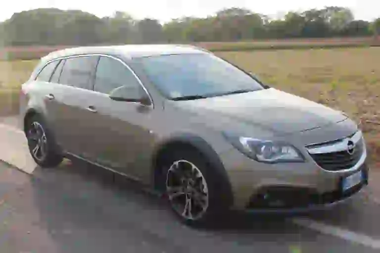 Opel Insignia Country Tourer: prova su strada - 18