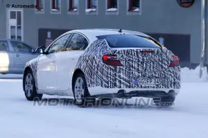Opel Insignia facelift 2013 - Foto spia 25-01-2013 - 4