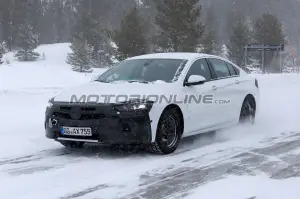 Opel Insignia foto spia 13 marzo 2019