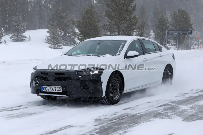 Opel Insignia foto spia 13 marzo 2019 - 4