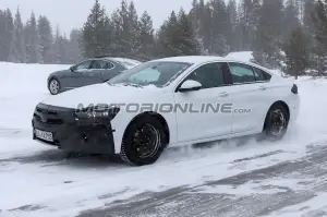 Opel Insignia foto spia 13 marzo 2019