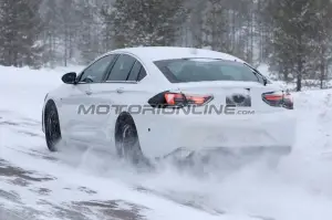 Opel Insignia foto spia 13 marzo 2019