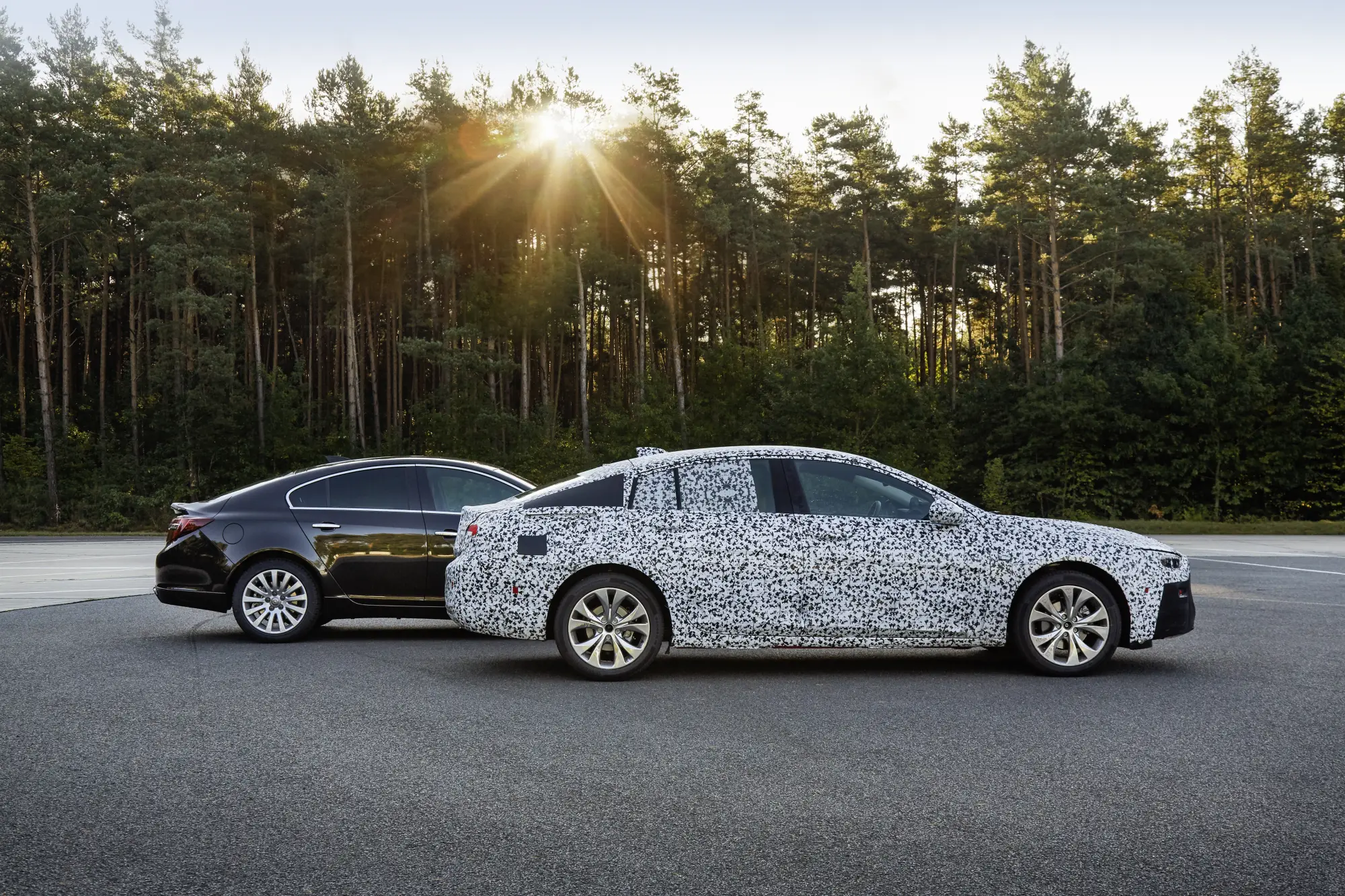 Opel Insignia Grand Sport foto spia 26 ottobre 2016 - 1