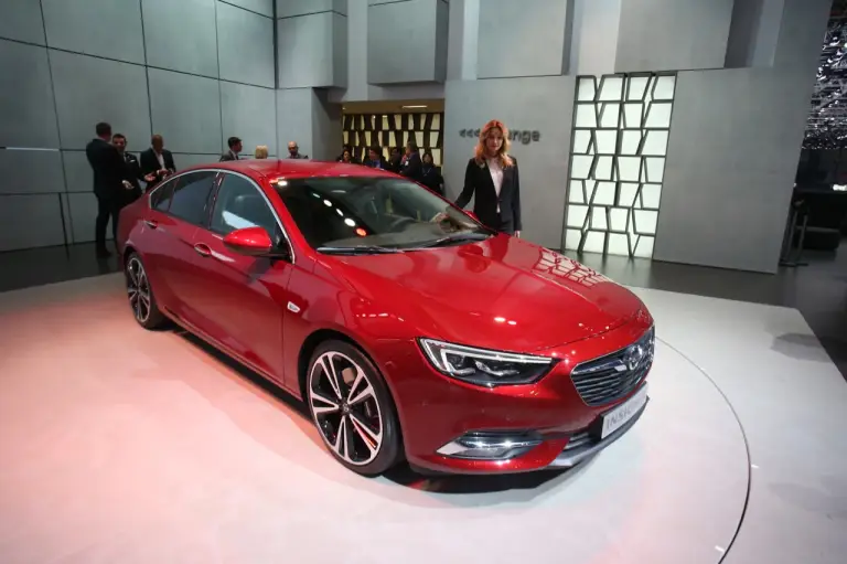 Opel Insignia Grand Sport - Salone di Ginevra 2017 - 2
