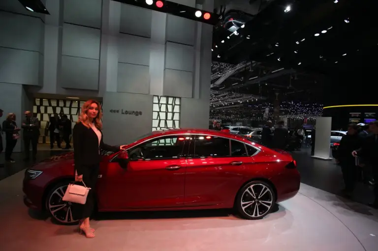 Opel Insignia Grand Sport - Salone di Ginevra 2017 - 10