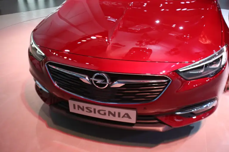 Opel Insignia Grand Sport - Salone di Ginevra 2017 - 11