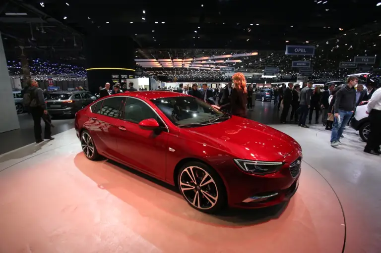 Opel Insignia Grand Sport - Salone di Ginevra 2017 - 12