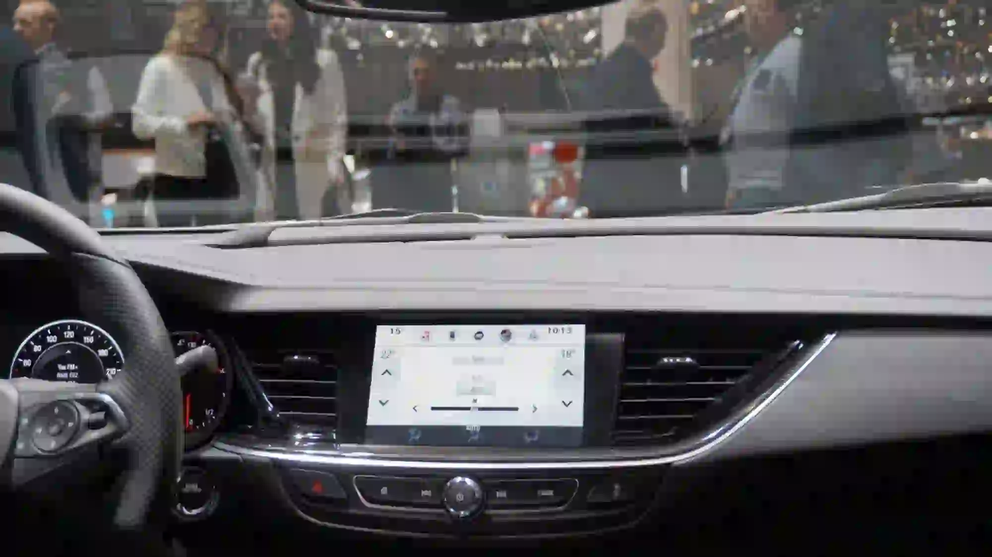 Opel Insignia Grand Sport - Salone di Ginevra 2017 - 5