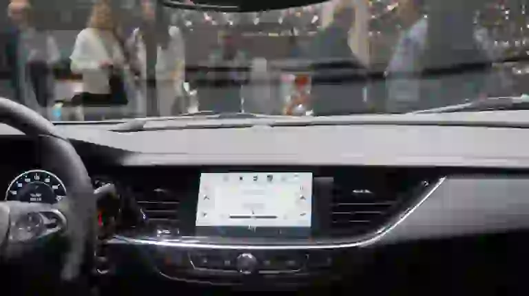 Opel Insignia Grand Sport - Salone di Ginevra 2017 - 5