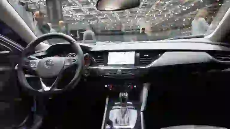Opel Insignia Grand Sport - Salone di Ginevra 2017 - 6