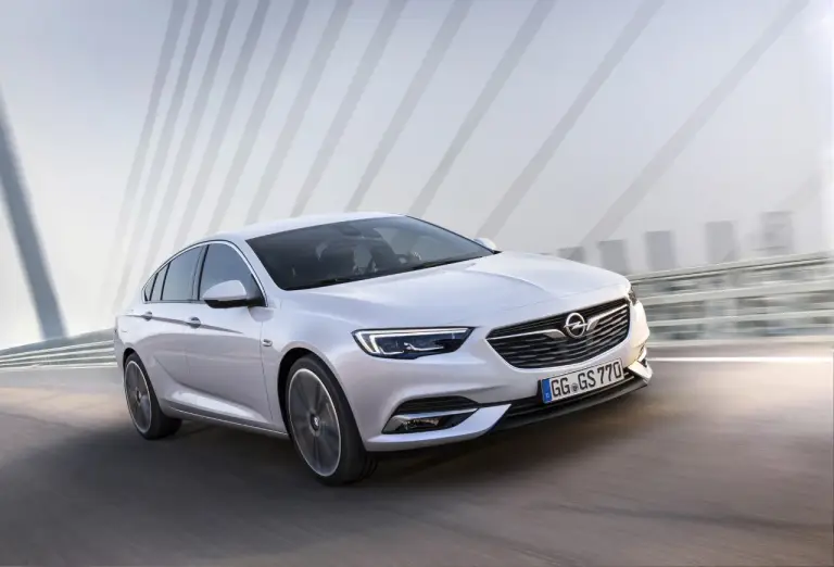 Opel Insignia Grand Sport - 1