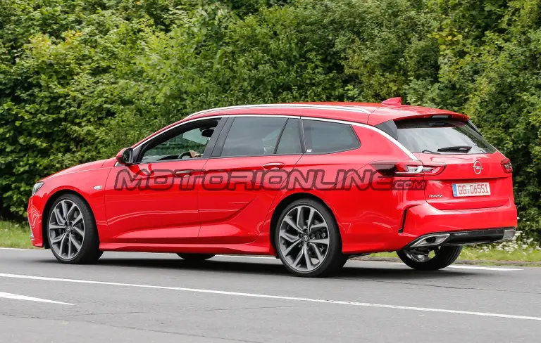 Opel Insignia GSi Sports Tourer - Foto spia 28-07-2017 - 16