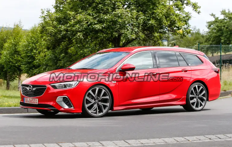 Opel Insignia GSi Sports Tourer - Foto spia 28-07-2017 - 3