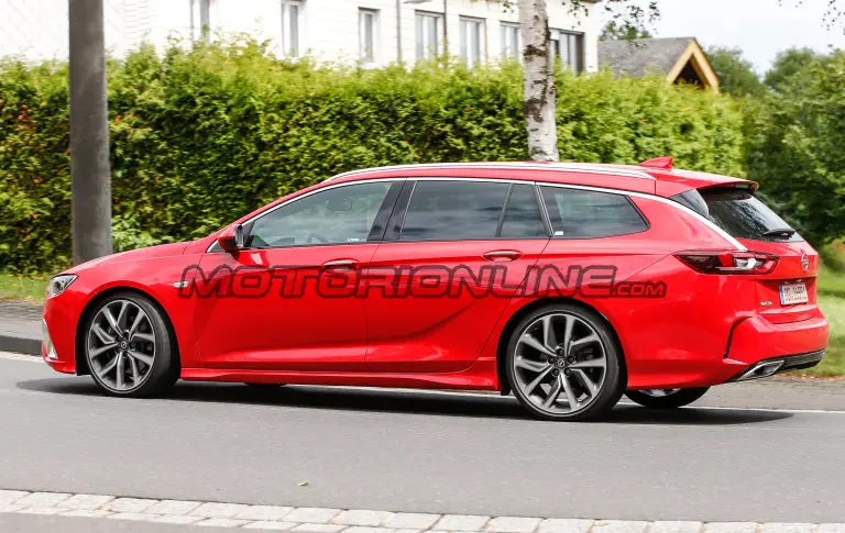 Opel Insignia GSi Sports Tourer - Foto spia 28-07-2017 - 5