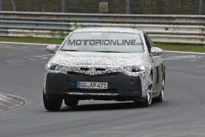 Opel Insignia MY 2017 - Foto spia 26-04-2016