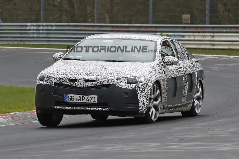 Opel Insignia MY 2017 - Foto spia 26-04-2016 - 3