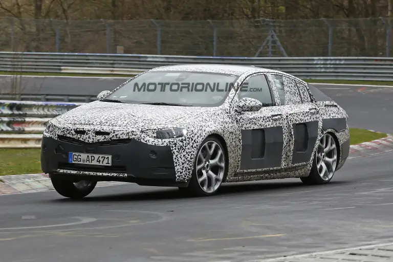 Opel Insignia MY 2017 - Foto spia 26-04-2016 - 4