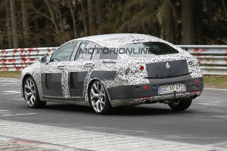 Opel Insignia MY 2017 - Foto spia 26-04-2016 - 7