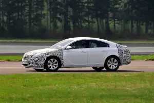 Opel Insignia restyling foto spia aprile 2012