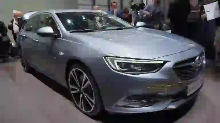 Opel Insignia Sports Tourer Foto Live - Salone di Ginevra 2017 - 2