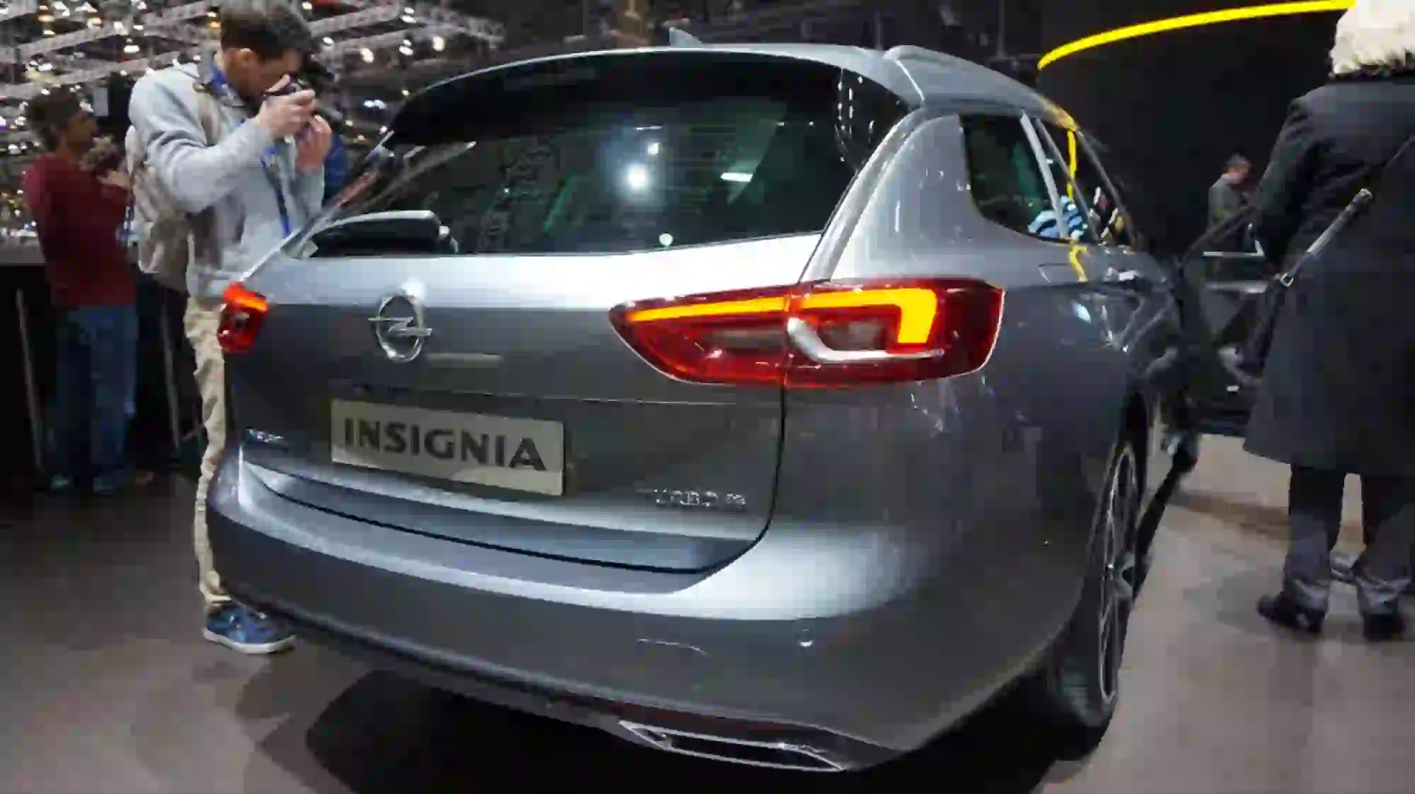 Opel Insignia Sports Tourer Foto Live - Salone di Ginevra 2017 - 3