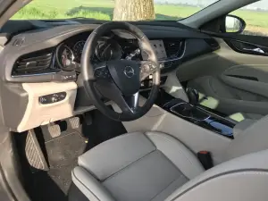 Opel Insignia Sports Tourer: prova su strada - 16
