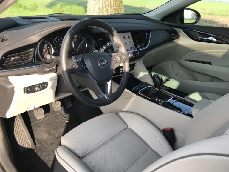 Opel Insignia Sports Tourer: prova su strada - 17