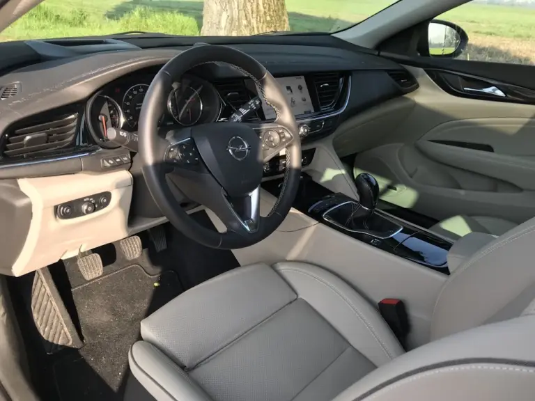 Opel Insignia Sports Tourer: prova su strada - 18