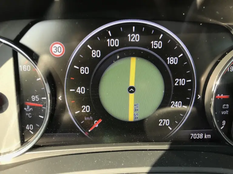 Opel Insignia Sports Tourer: prova su strada - 21
