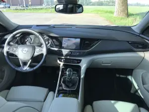 Opel Insignia Sports Tourer: prova su strada - 23