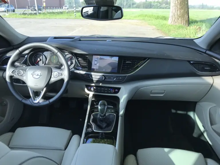 Opel Insignia Sports Tourer: prova su strada - 23
