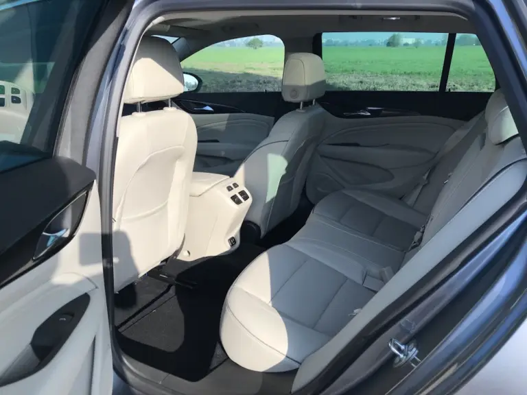 Opel Insignia Sports Tourer: prova su strada - 54