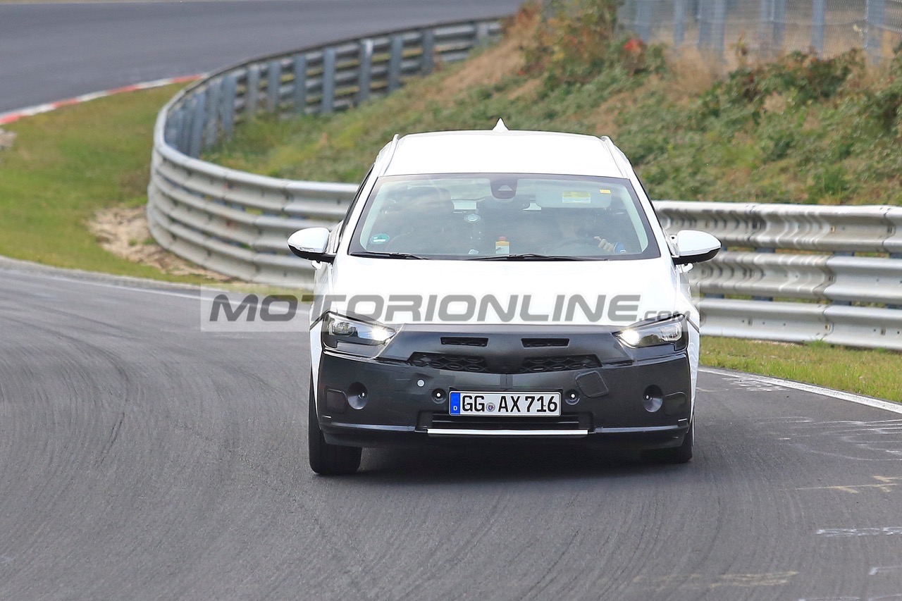 Opel Insignia ST facelift - Foto spia 10-10-2018