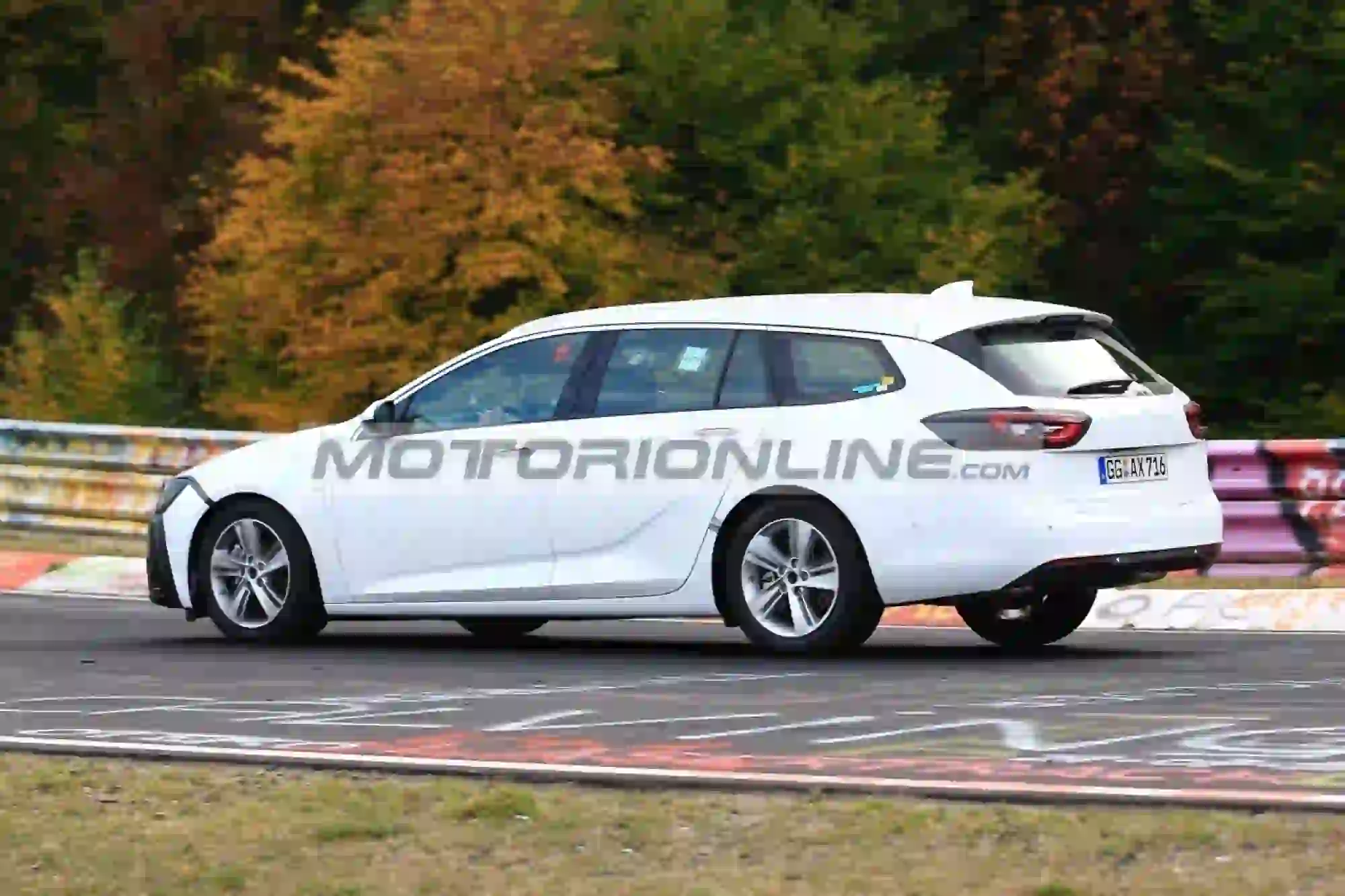 Opel Insignia ST facelift - Foto spia 10-10-2018 - 6
