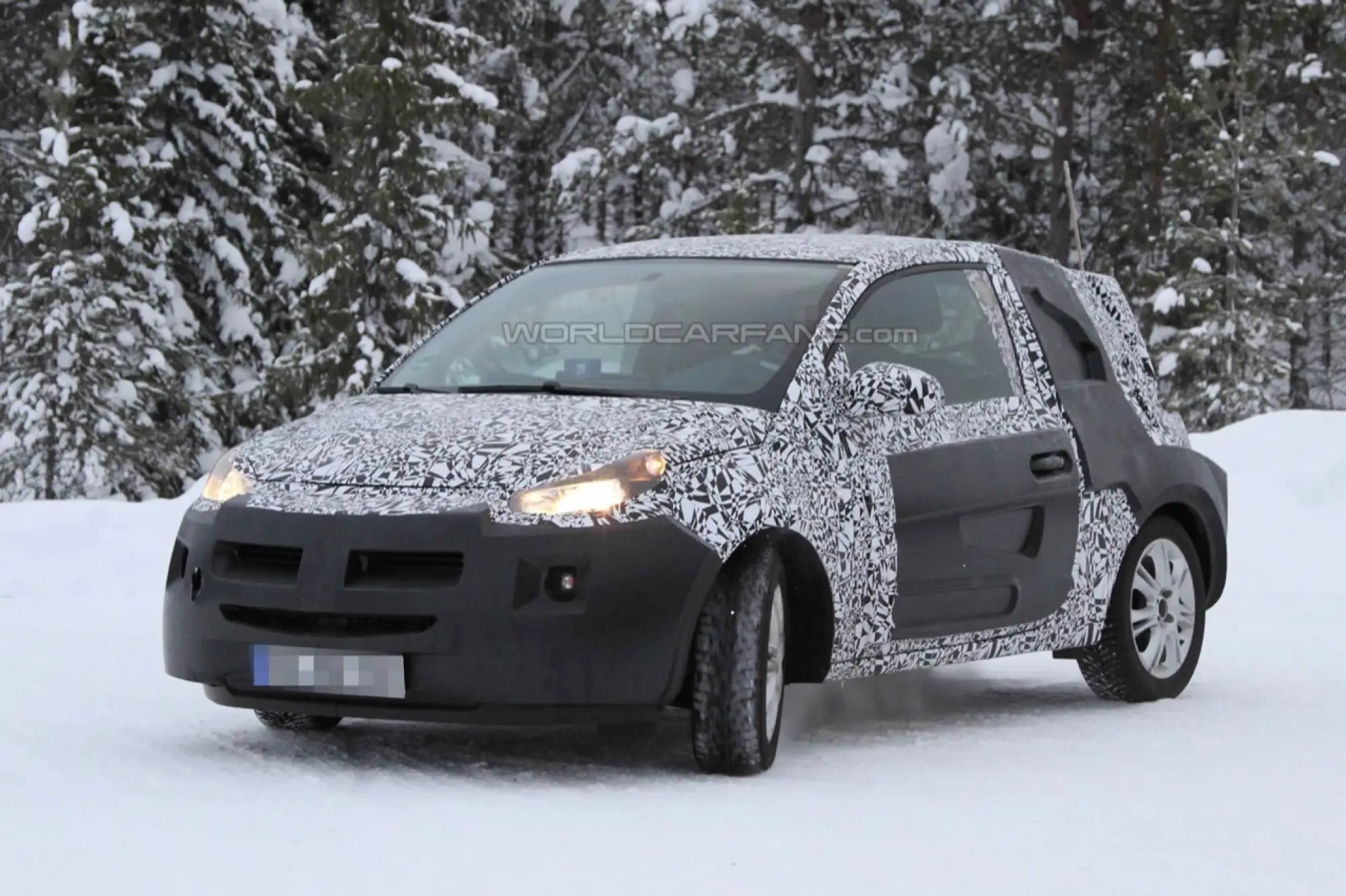 Opel Junior - Foto spia 19-01-2012 - 2