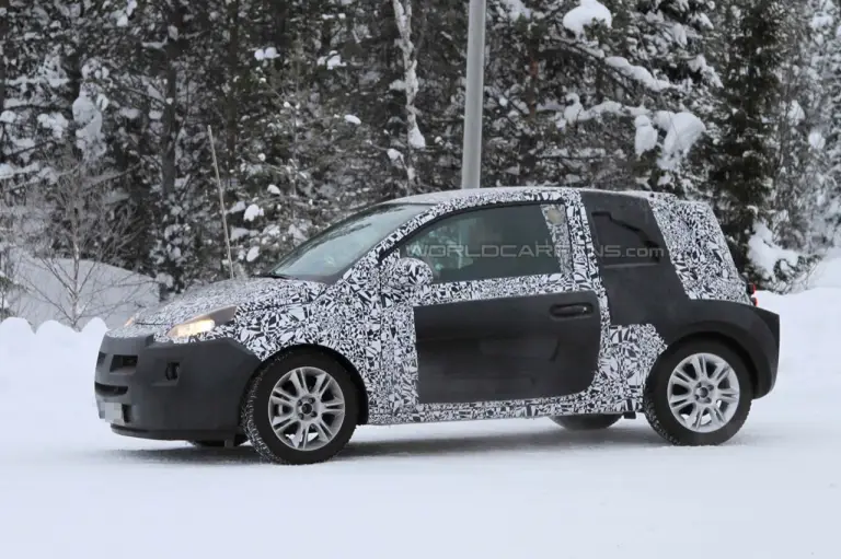 Opel Junior - Foto spia 19-01-2012 - 3